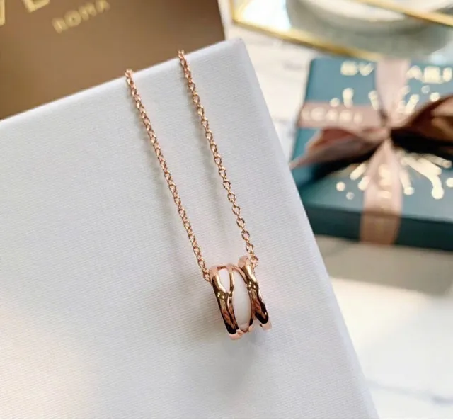 Bvlgari B.zero1 Or Rose et Céramique Blanche Collier 2