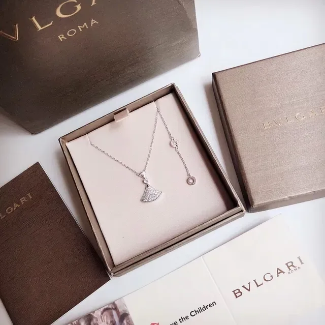 Bvlgari Divas’ Dream Collier de diamants Pavé en forme d'éventail 4