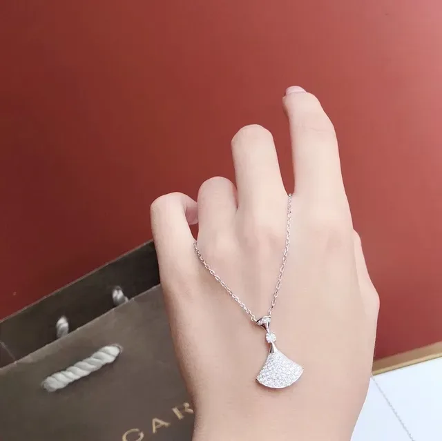 Bvlgari Divas’ Dream Collier de diamants Pavé en forme d'éventail 5