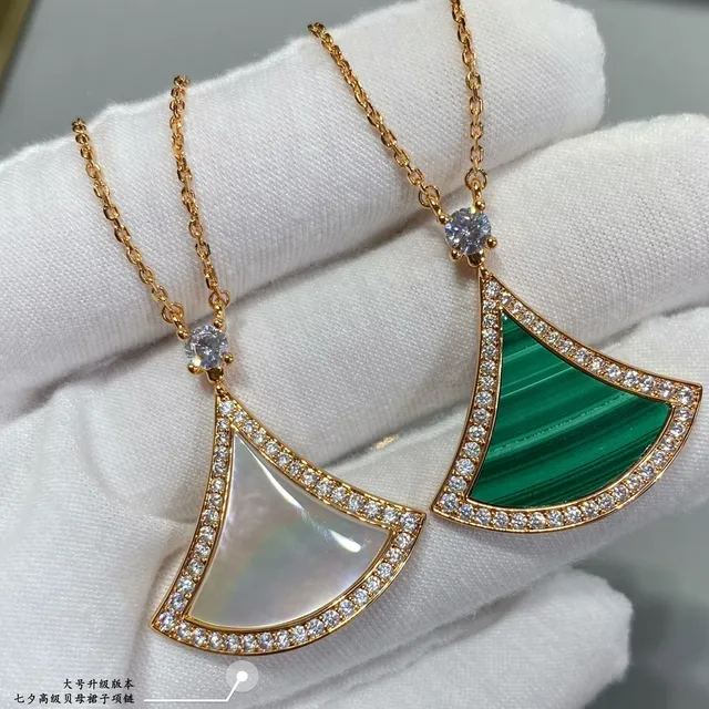 Bvlgari Fan collier pendentif en malachite et diamants 7