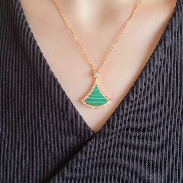 Bvlgari Fan collier pendentif en malachite et diamants 8