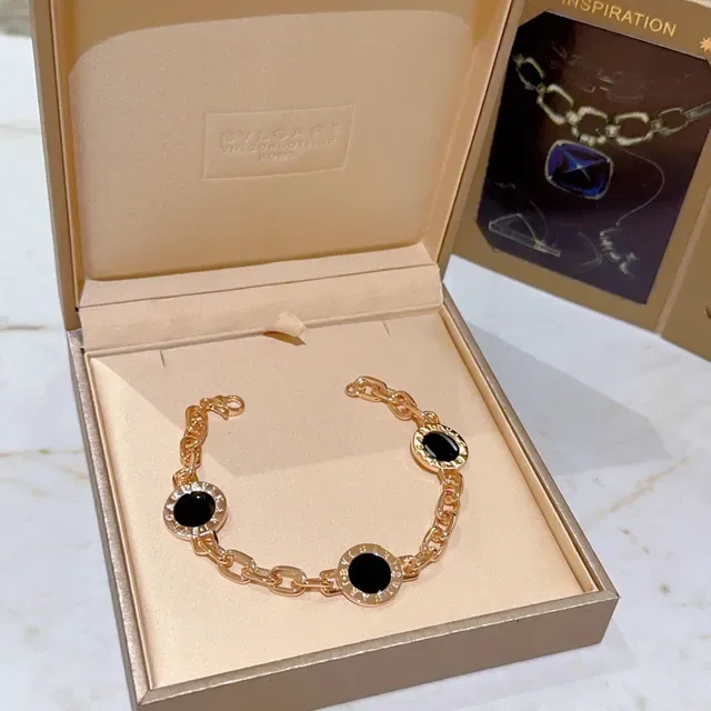 Bvlgari Or Noir Chaîne Curb Chain Trois Motifs Circulaires Bracelet 5