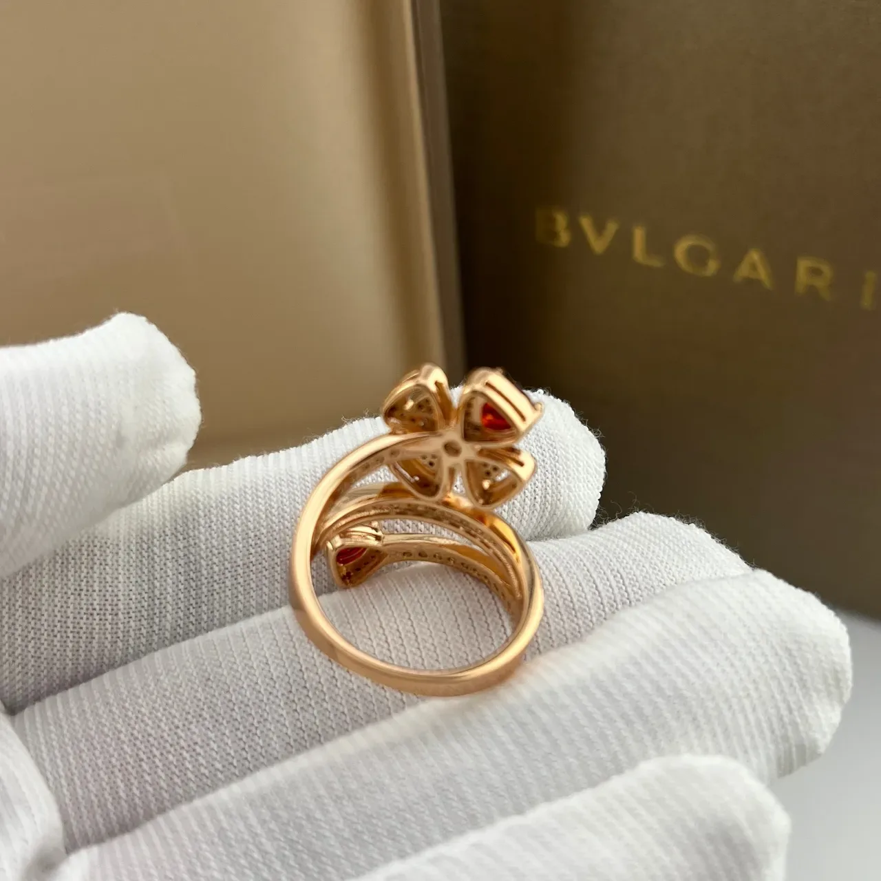 Bvlgari Bague Or Rouge Ouverte Double Bande Motif Floral 3