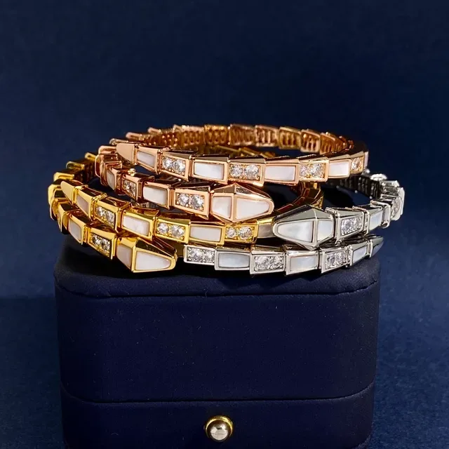 Bvlgari Bracelet Or Blanc Serpent Enroulé Segmenté Style Tubogas 6