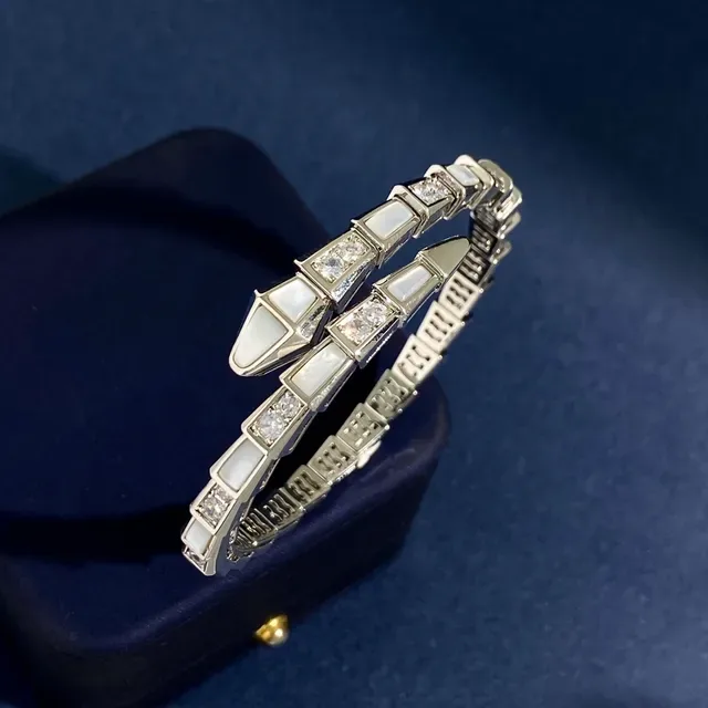 Bvlgari Bracelet Or Blanc Serpent Enroulé Segmenté Style Tubogas 9