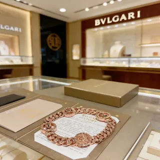 Bvlgari 标志胸针 玫瑰金 曲环手链
