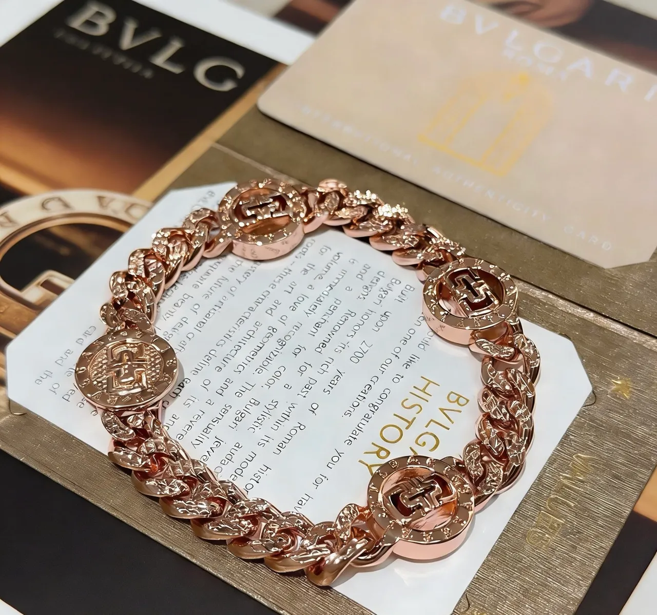 Bvlgari Médaillon Logo Or Rose Bracelet Maillons Curb-Link 4