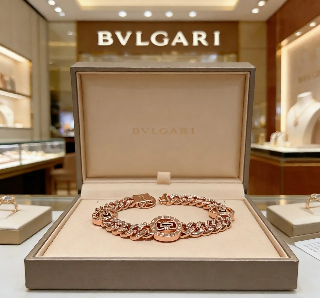 Bvlgari Médaillon Logo Or Rose Bracelet Maillons Curb-Link 5