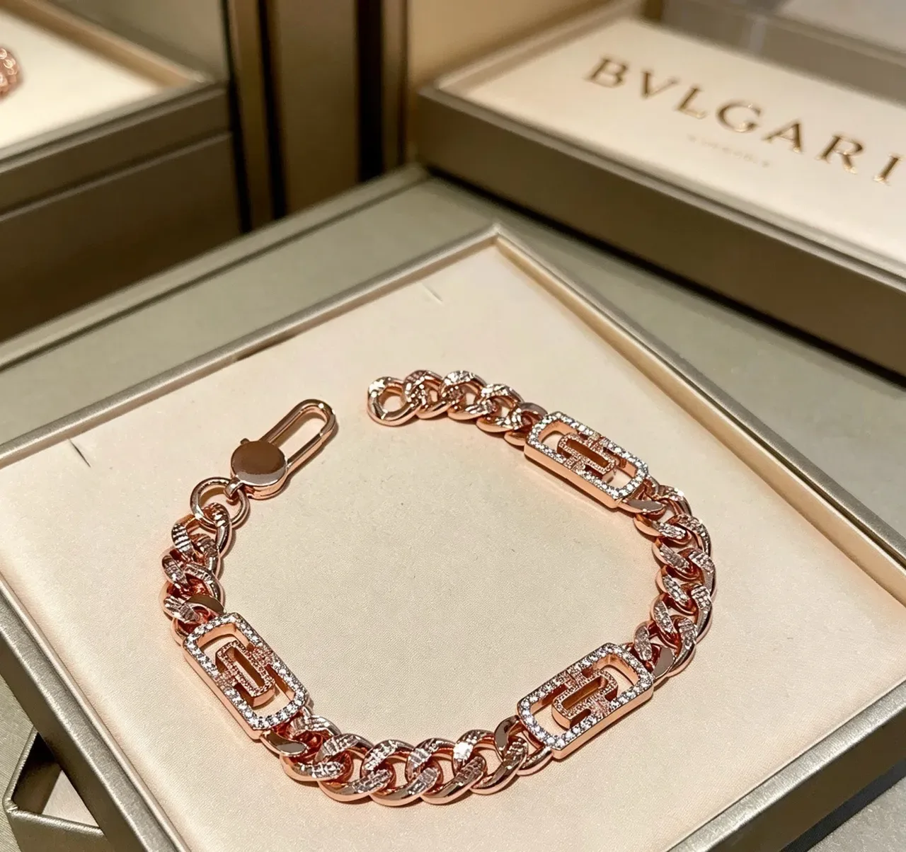 Bvlgari Bracelet Chaîne Curb Chunky Argent Rose Pavé-Set Pierres 6