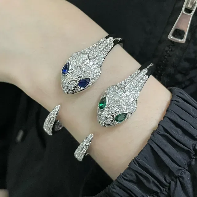 سوارة Bvlgari Serpenti برأس الثعبان المزين بالماس والياقوت 9