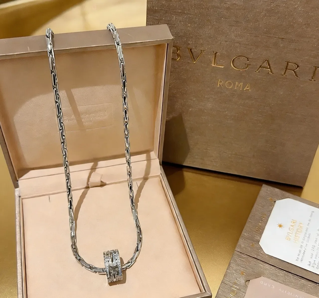 Bvlgari Argent Blanc Chaîne de maillons entrelacés Pendentif d'anneau Pavé-Set Intégré Collier 8