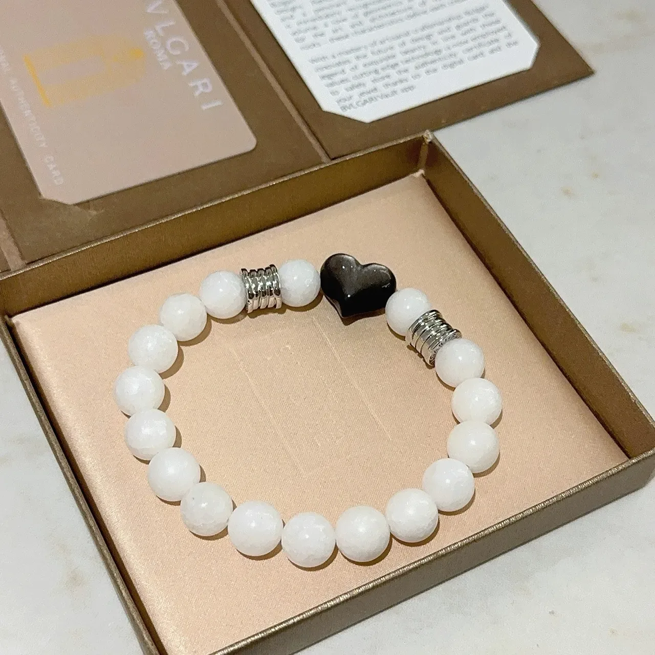 Bvlgari Bracelet Blanc Noir Pierres Facetées Cœur Centre 8