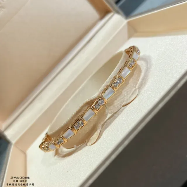 Cartier Bracelet Or Blanc Géométrique Alternant Pierre 7