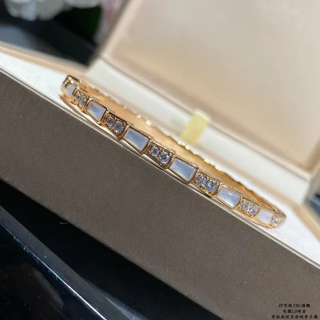 Cartier Bracelet Or Blanc Géométrique Alternant Pierre 8