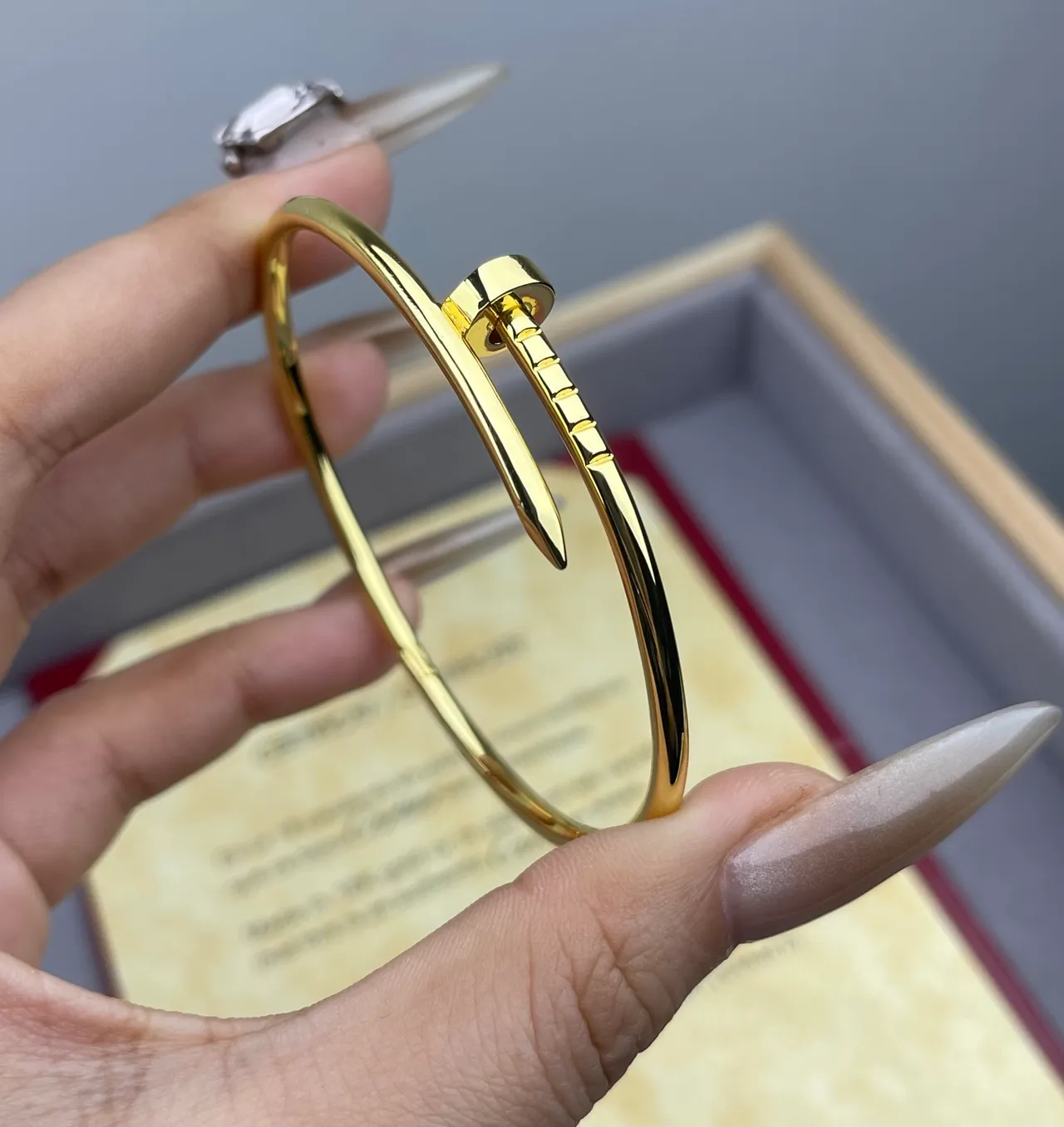 Cartier Juste un Clou সোনা রূপা খোলা ব্যান্ডল নখের নকশা ব্রেসলেট 2