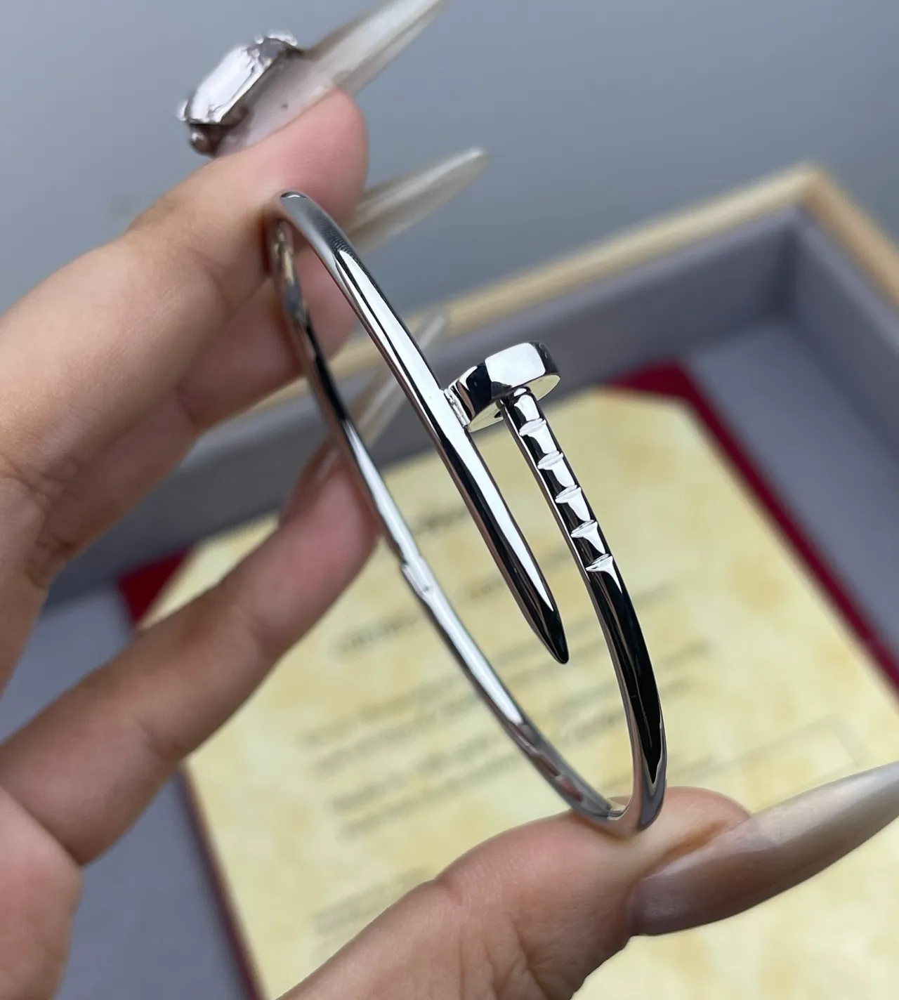 Cartier Juste un Clou সোনা রূপা খোলা ব্যান্ডল নখের নকশা ব্রেসলেট 3