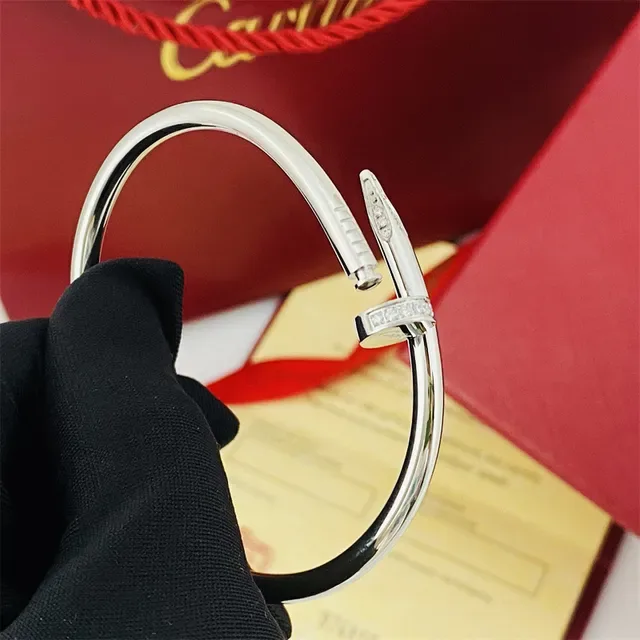 Cartier Juste un Clou Bracelet Manchette Pavé Motif Clou Diamants 8