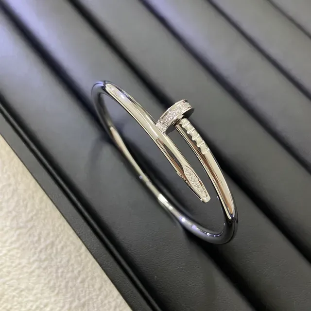 Bracelet Cartier Juste un Clou Pavé Diamants Motif Clou 3