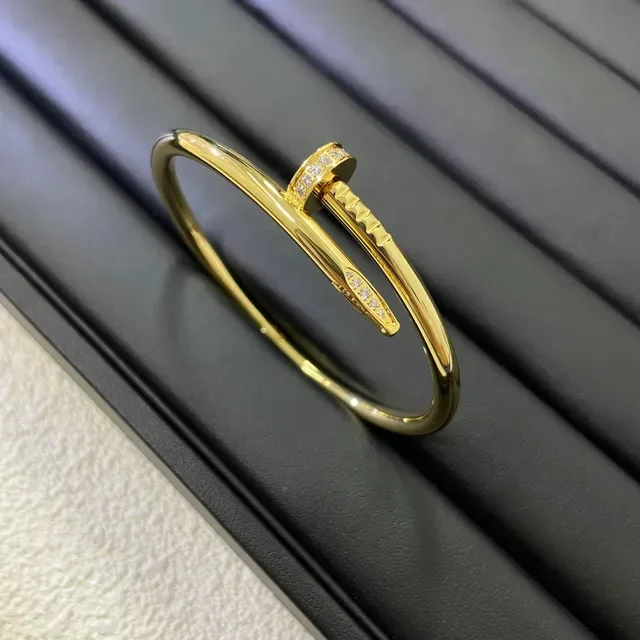 Bracelet Cartier Juste un Clou Pavé Diamants Motif Clou 4