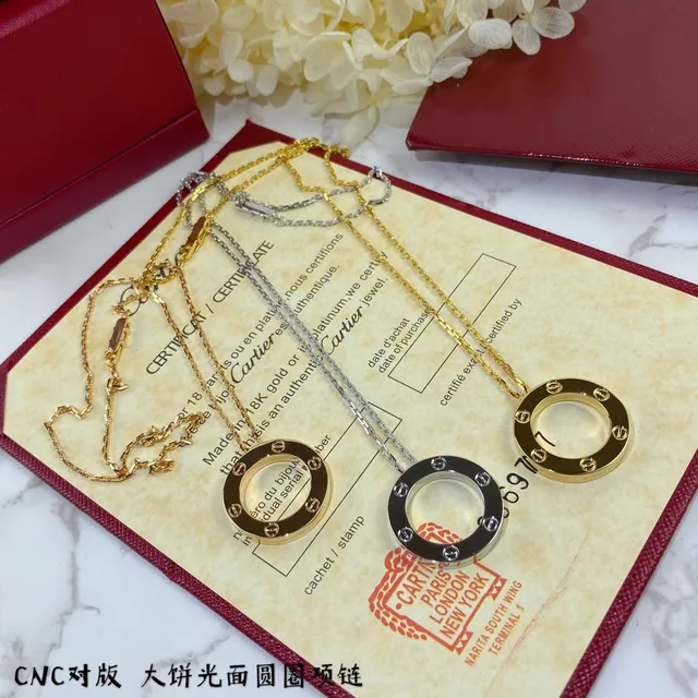 Cartier Love Collier en or poli avec cercle ouvert 4