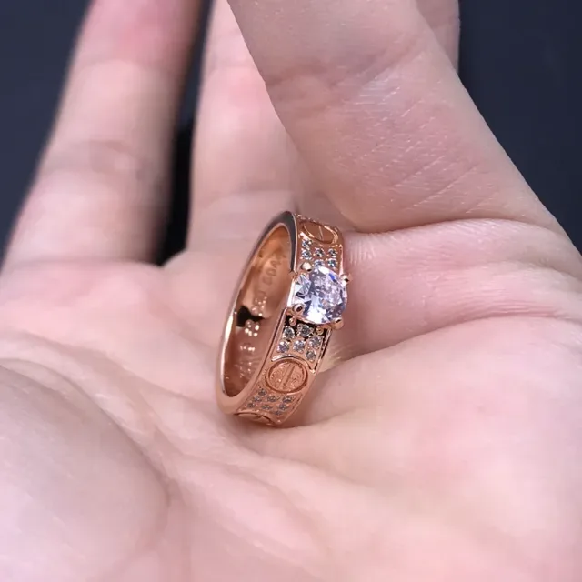 خاتم Cartier Love فضي وذهبي Pavé Diamond حجر مركزي 4