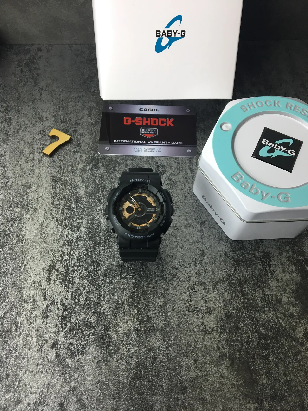 Casio Baby-G Preto Dourado Resistente Construção de Resina Exibição Analógico-Digital Híbrida Relógio 3