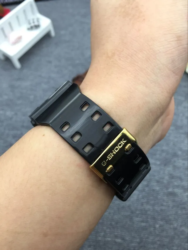 Casio G-Shock GA-100 Preto e Dourado Relógio Esportivo 11