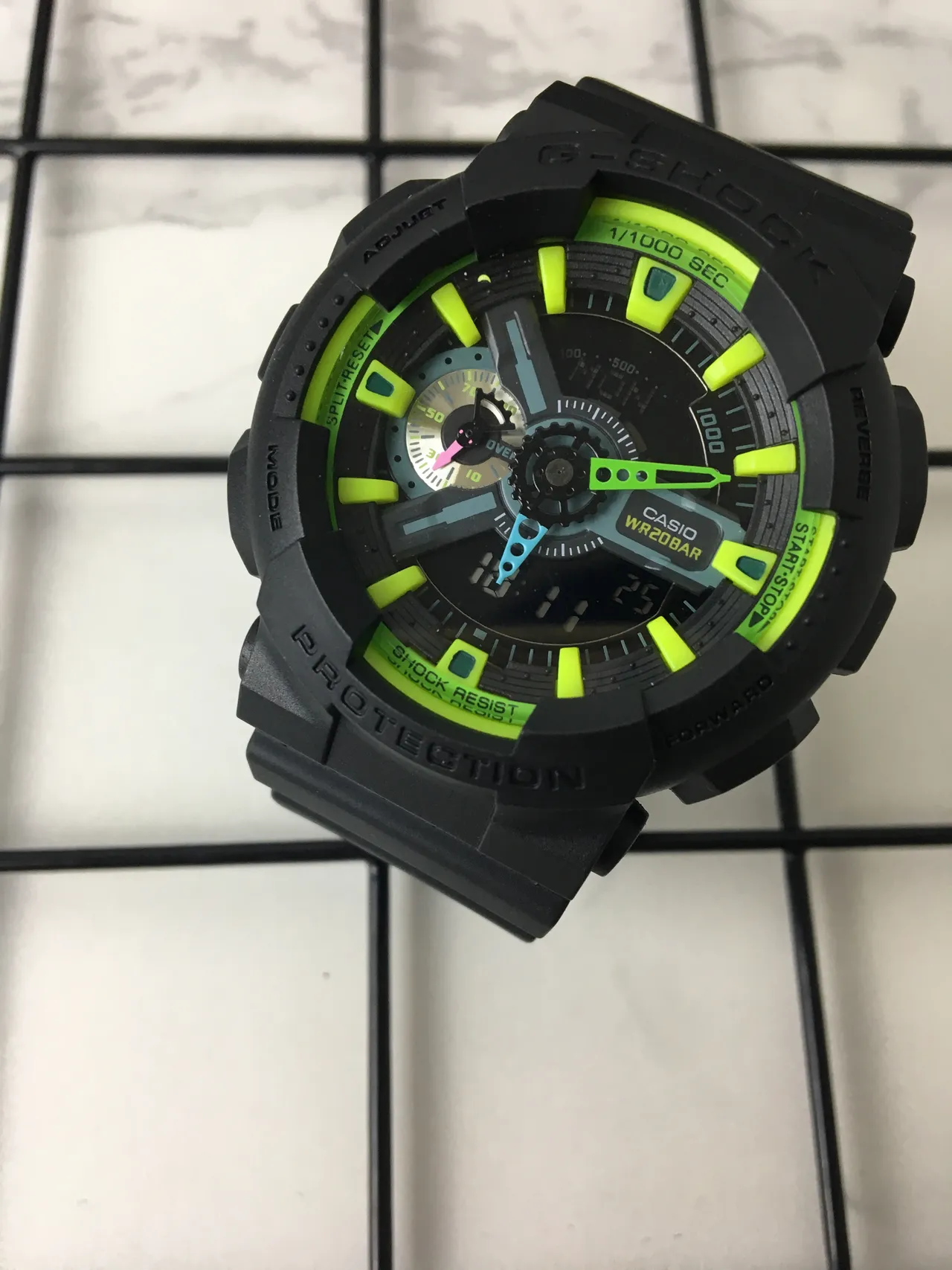 Casio G-Shock GA-100 Noir et Vert Lime Montre Sport 2