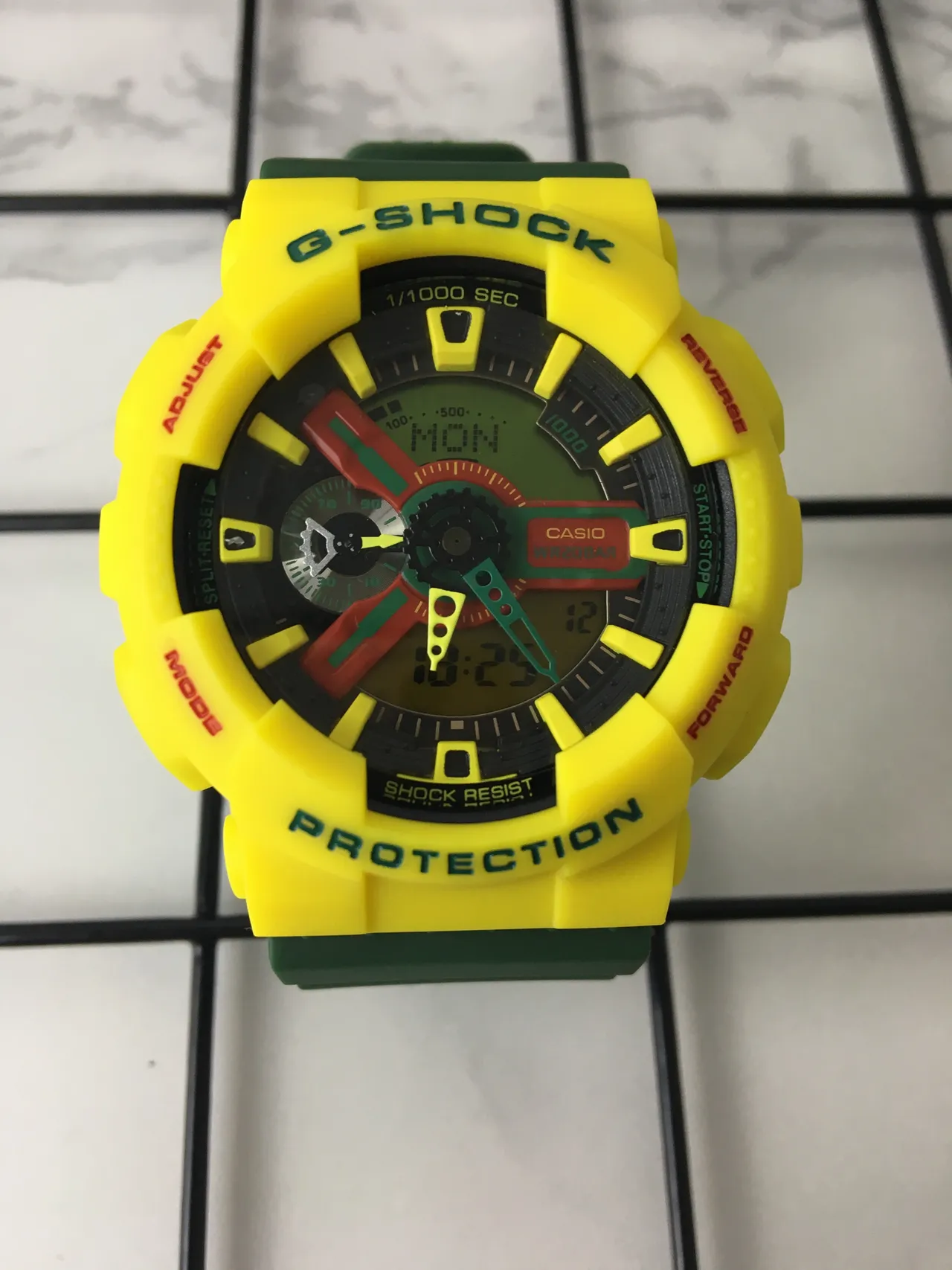 Casio G-Shock GA-100 Jaune et Vert Montre Sport 3