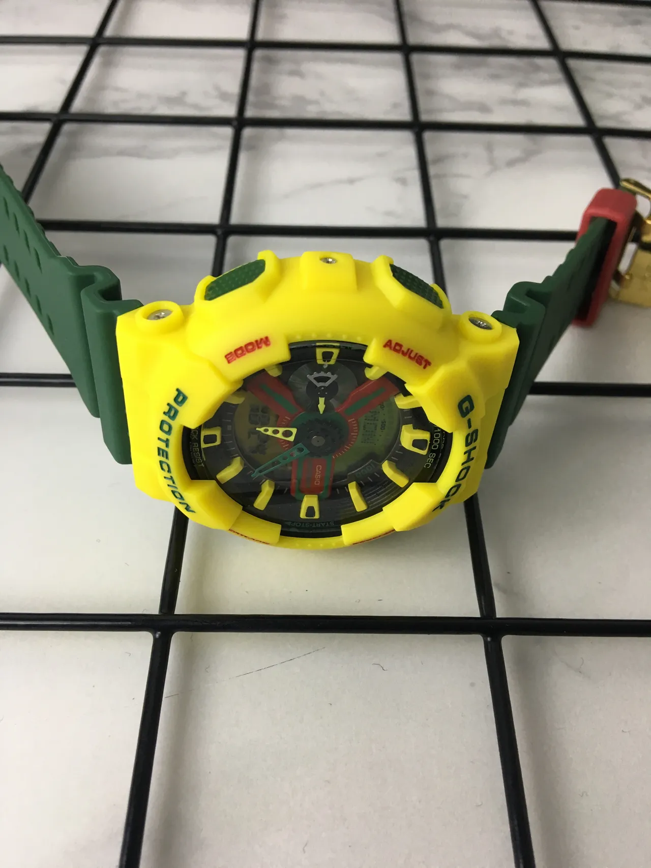 Casio G-Shock GA-100 Jaune et Vert Montre Sport 5