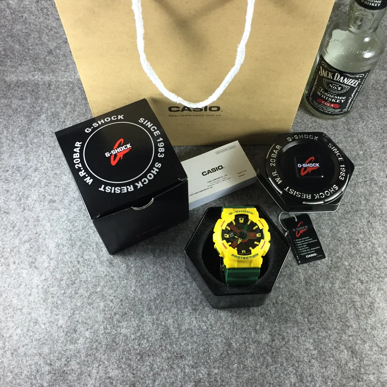 Casio G-Shock GA-100 Jaune et Vert Montre Sport 7