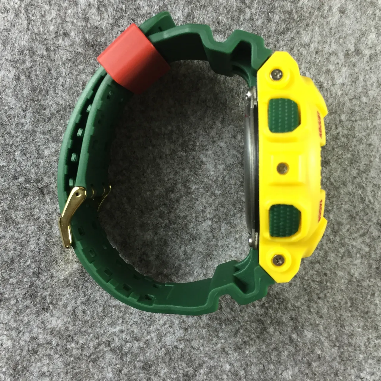 Casio G-Shock GA-100 Jaune et Vert Montre Sport 10