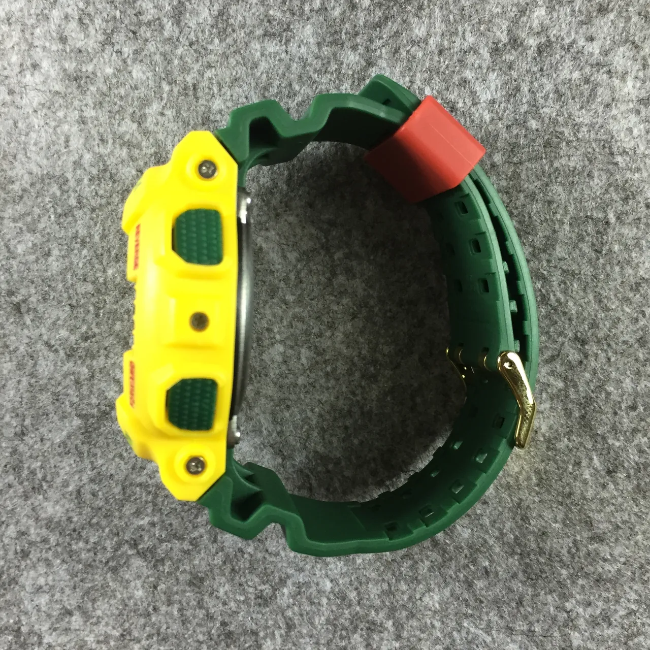 Casio G-Shock GA-100 Jaune et Vert Montre Sport 11