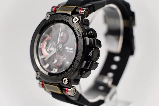 Casio G-Shock MT-G Black Carbon Fiber Chronograph Sports Watch 4