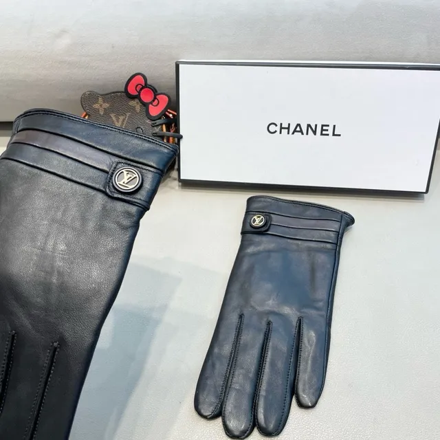 Chanel Black Smooth Gathering At Wrist Leather Gloves 3