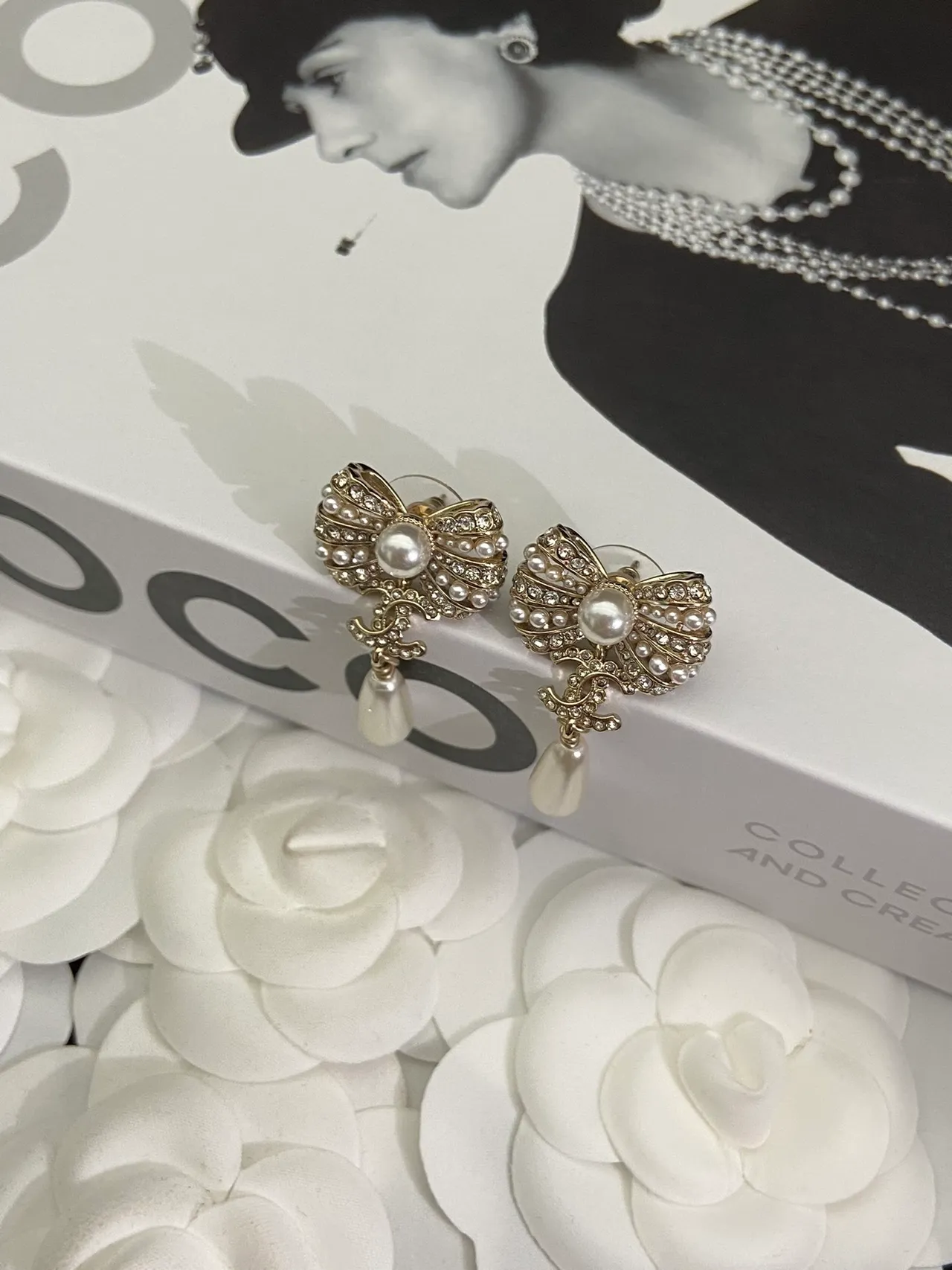 Chanel Bow Motif White Silver Pearl-and-Crystal Teardrop Pendant Necklace 4