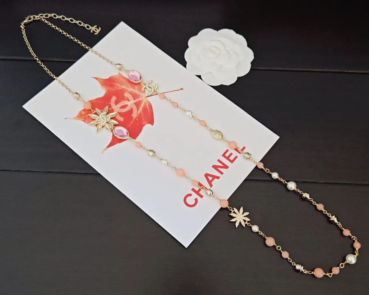 Collier Chanel Camellia de perles or rose multi-couches 3
