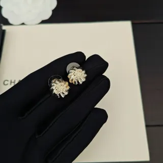 Chanel 山茶花 水晶 金色 耳钉