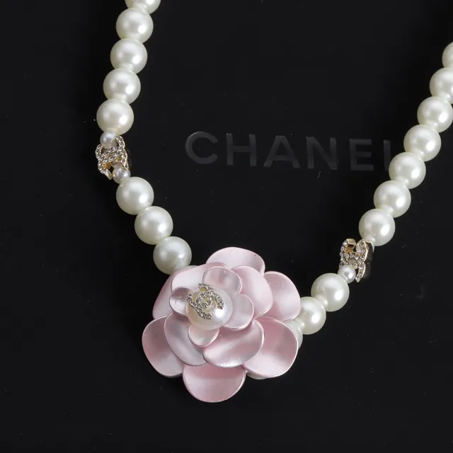Chanel Camellia Pearl Belt White and Pink Floral Fashion Belt Bag 3