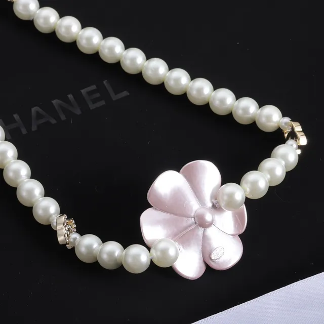 Chanel Camellia Pearl Belt White and Pink Floral Fashion Belt Bag 4