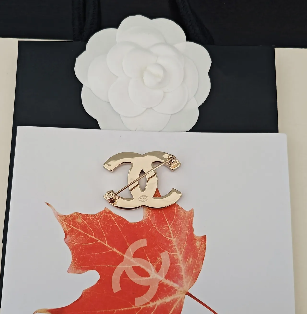Chanel CC بروش أزرق مصقول مينا بيفيه كريستال Gold-Tone بروش 3
