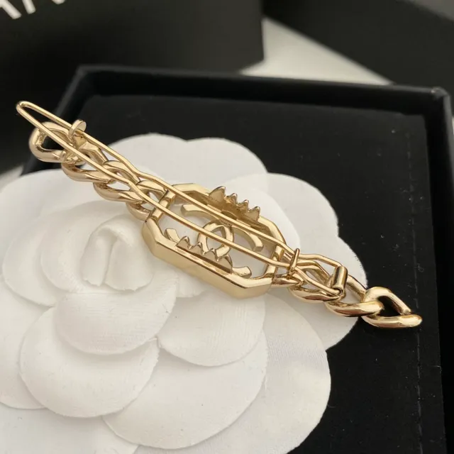 Chanel CC Brooch Gold White Curb Chain Pearl-Encrusted Rectangular Frame Brooch 3