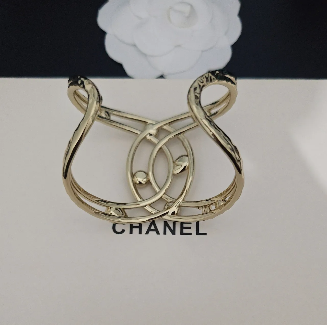 Chanel CC Cuff Gold-Tone Crystal कंगन 2