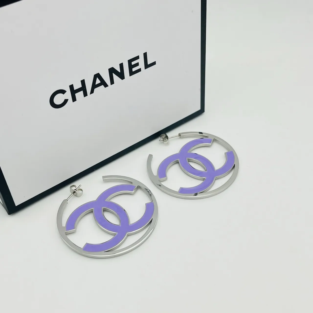Chanel CC Hoop Or multicolore métal émaillé Logo boucles d'oreilles 3