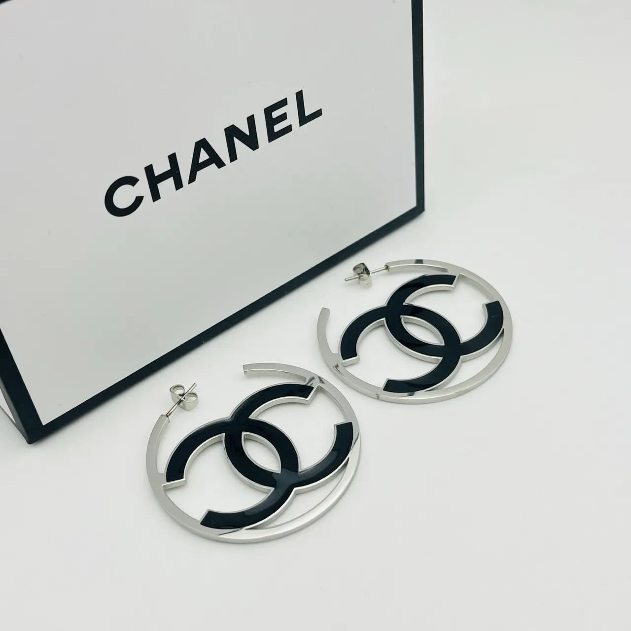 Chanel CC Hoop Or multicolore métal émaillé Logo boucles d'oreilles 7
