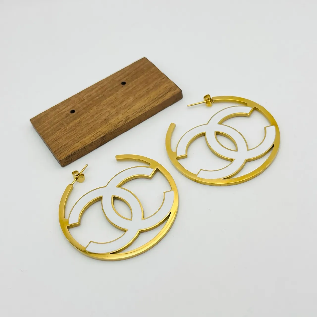Chanel CC Hoop Or multicolore métal émaillé Logo boucles d'oreilles 8