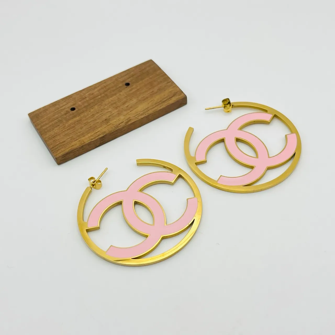 Chanel CC Hoop Or multicolore métal émaillé Logo boucles d'oreilles 12
