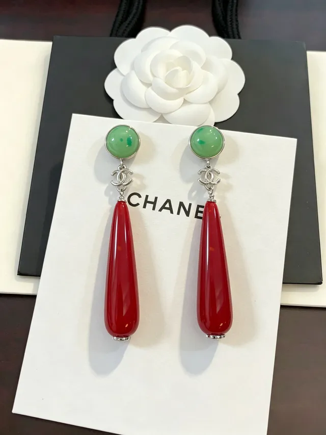 Chanel CC Logo Green Cabochon Red Teardrop Drop Earrings 8