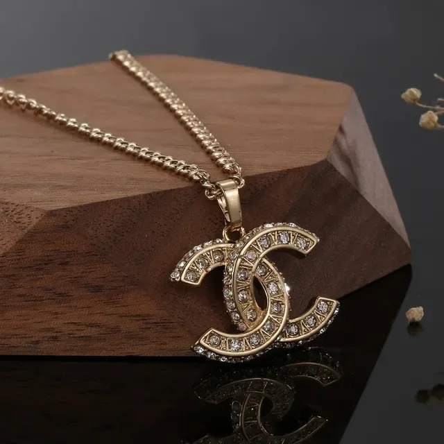 Collier Chanel CC Logo Pavé Cristal Ton Doré 5