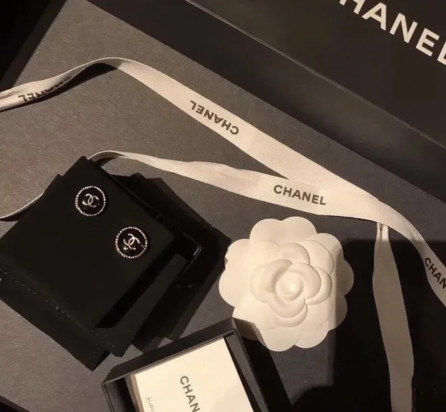 Chanel CC Logo Stud Black Gold Circular Enamel Earrings 4